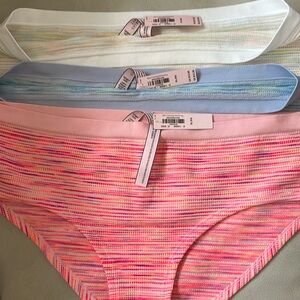 XL NEW WITH TAGS Victoria’s Secret seamless hipster undergarments